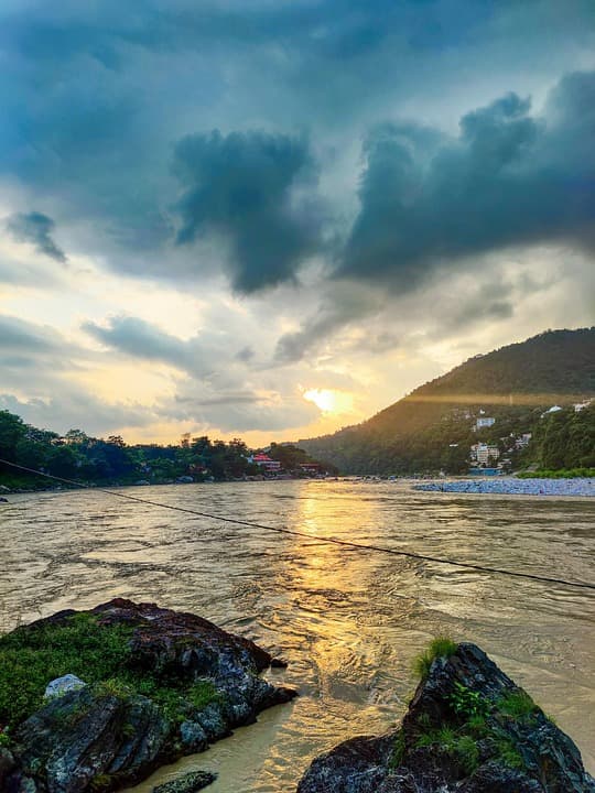 Discovering Dhanaulti Uttarakhand: A Serene Escape in the Himalayas